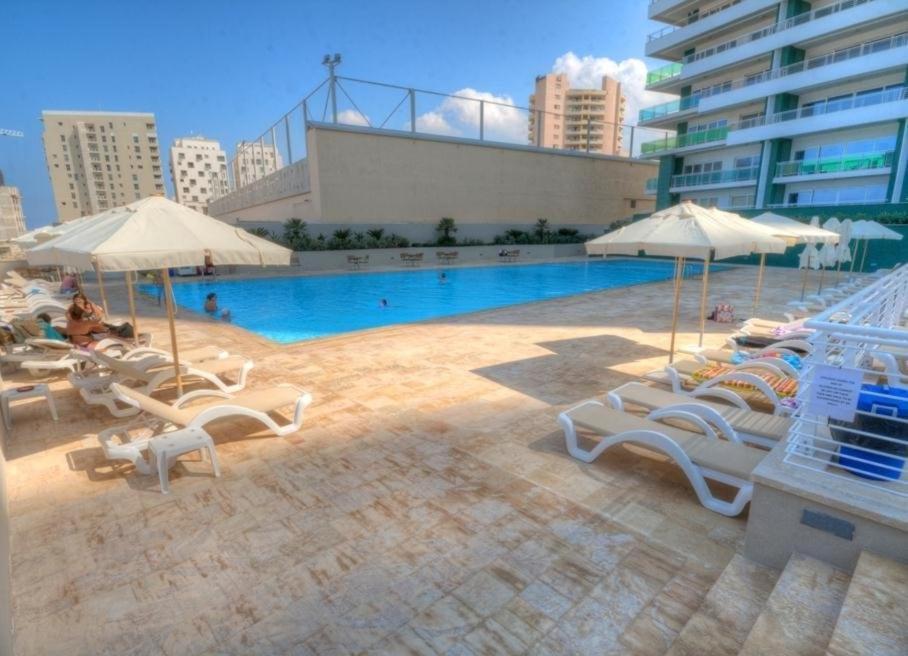 Apartment With Pool 슬리에마 외부 사진