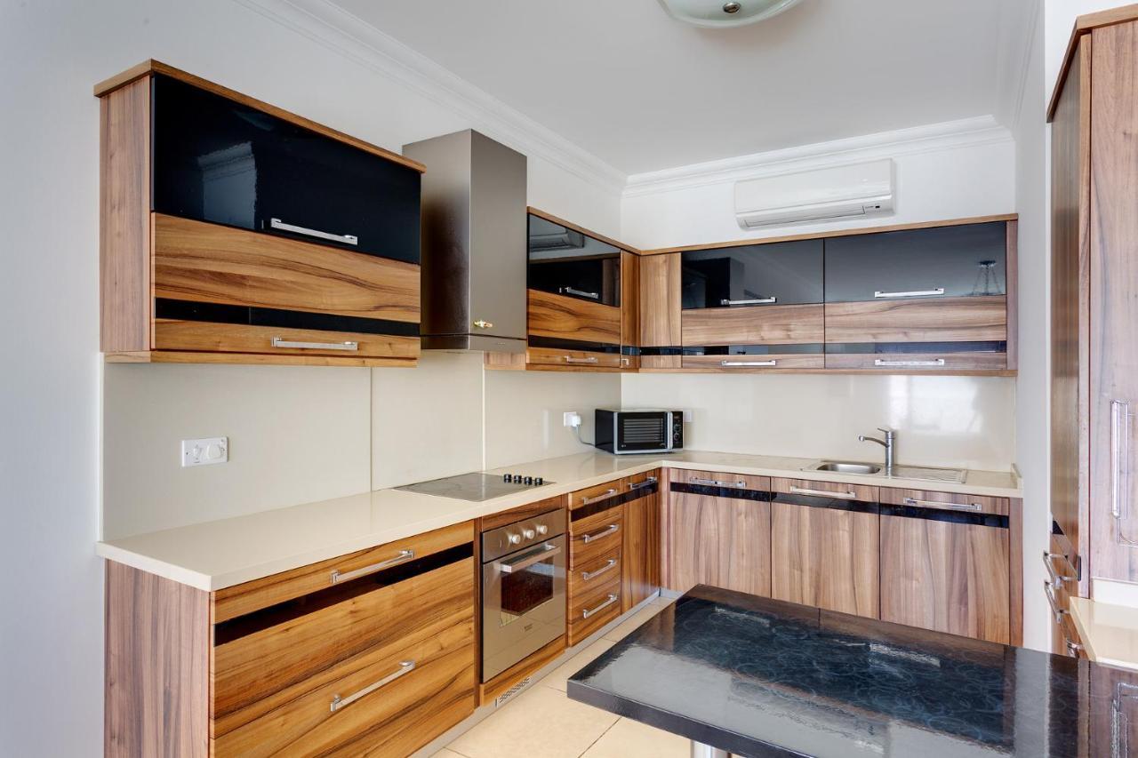 Apartment With Pool 슬리에마 외부 사진