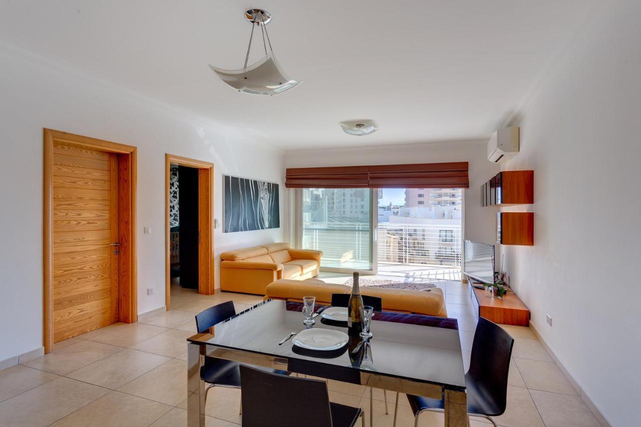 Apartment With Pool 슬리에마 외부 사진